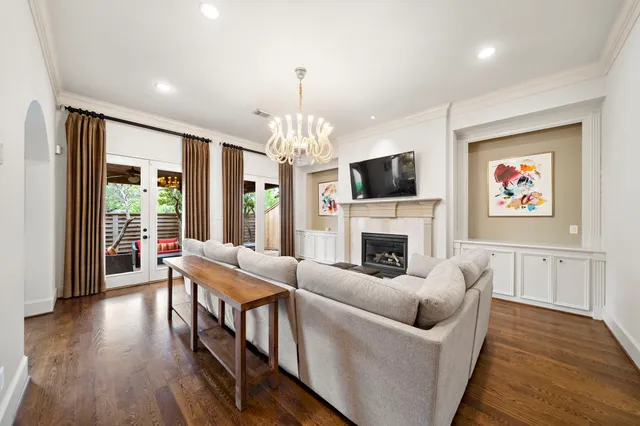 $834,000 | 1229 Ripple Creek Drive, Houston, TX 77057