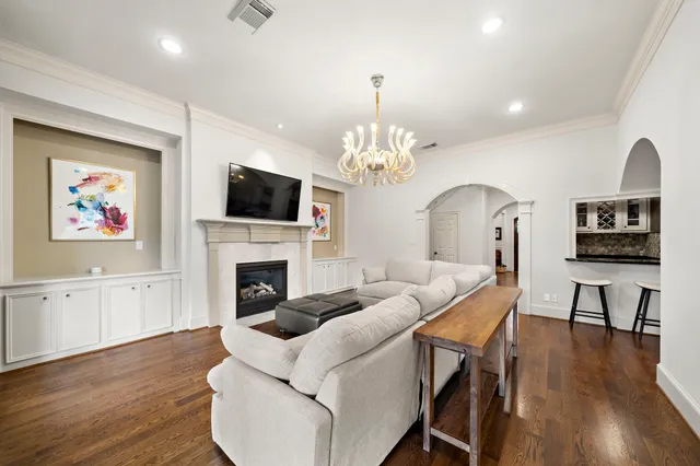 $834,000 | 1229 Ripple Creek Drive, Houston, TX 77057