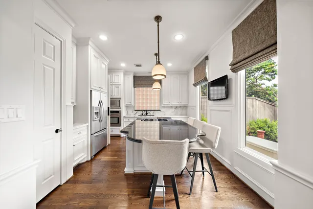 $834,000 | 1229 Ripple Creek Drive, Houston, TX 77057