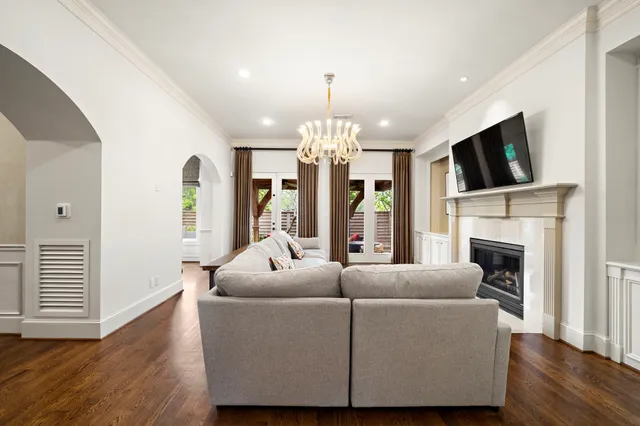 $834,000 | 1229 Ripple Creek Drive, Houston, TX 77057