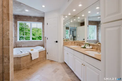 $1,600,000 | 73 Harpsichord Turnpike, Stamford, CT 06903