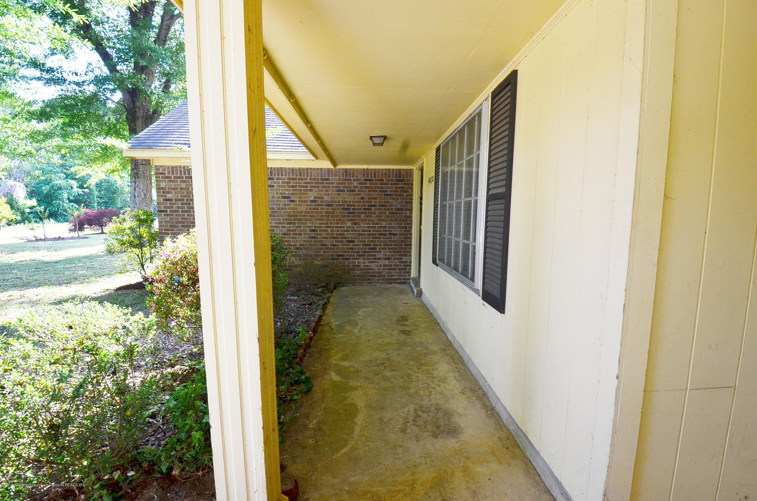 4812 Pleasant Hill Road Nesbit, MS 38651 - Photo 3 of 18 Covered porch
