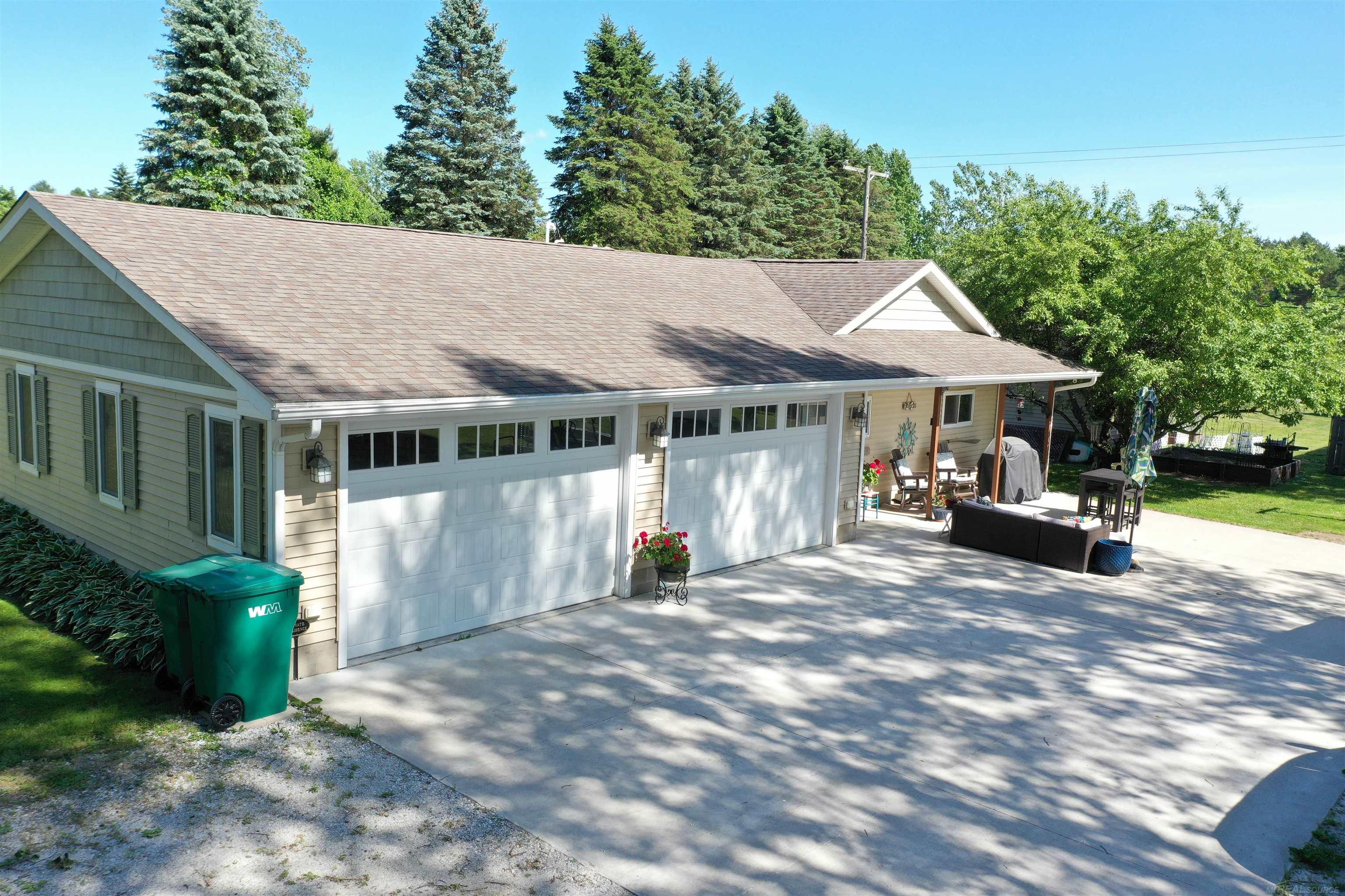 7124 Baker Road Lexington, MI 48450 - Photo 15 of 66