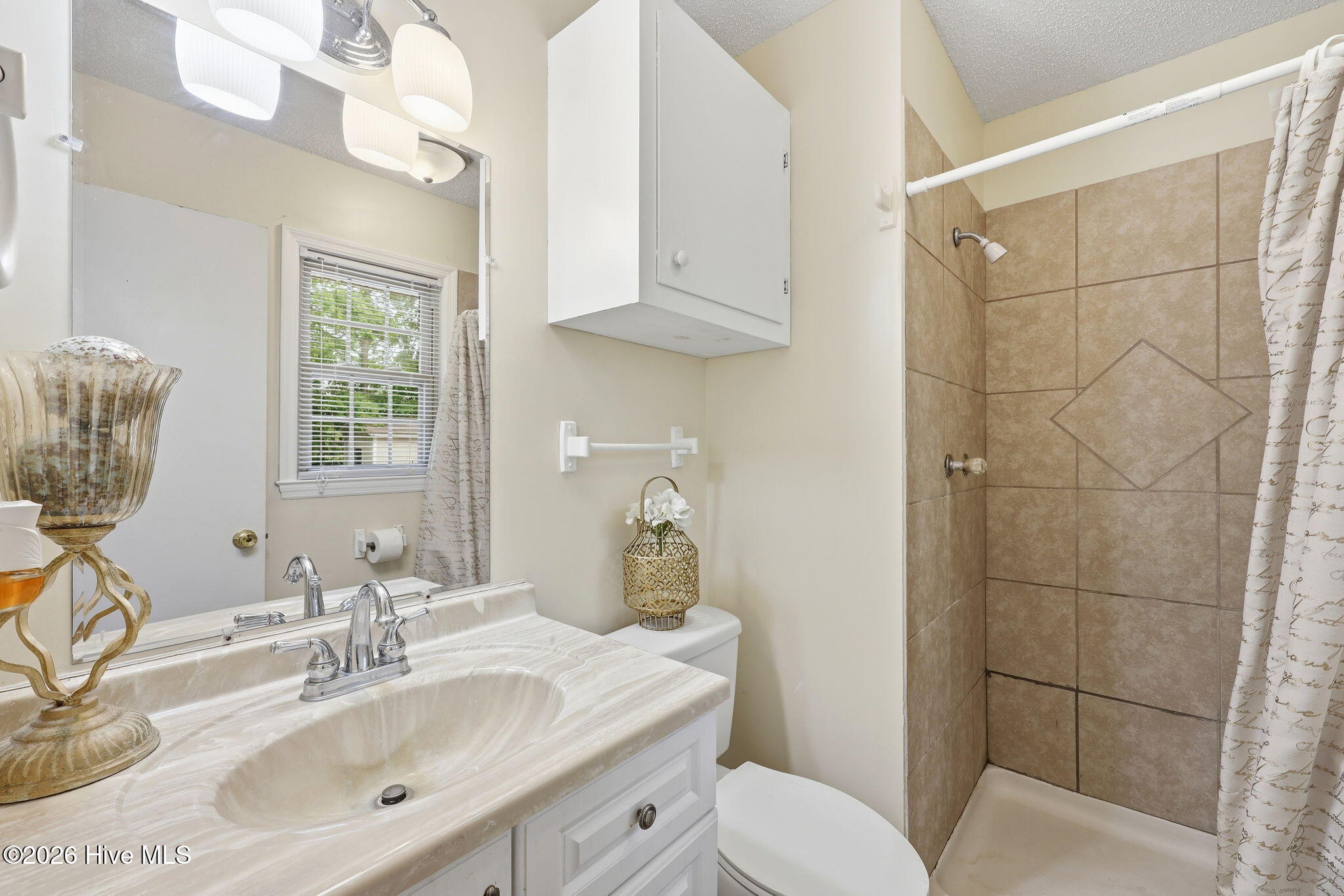 109 Bells Court Havelock, NC 28532 - Photo 29 of 40 En suite