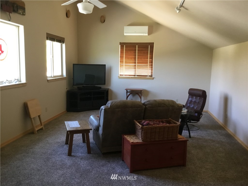 136 Davis Lake Road Winthrop, WA 98862 - Photo 19 of 20 Gallery Image 19