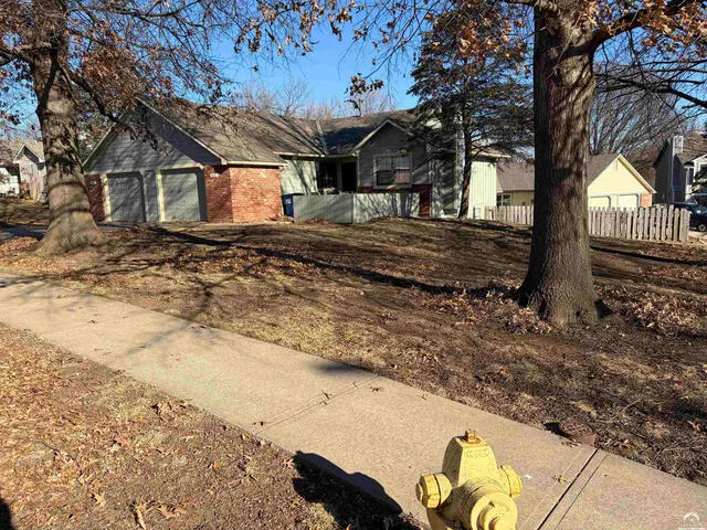 $490,000 | 908-910 Alma Drive, Lawrence, KS 66049