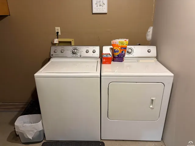 $490,000 | 908-910 Alma Drive, Lawrence, KS 66049