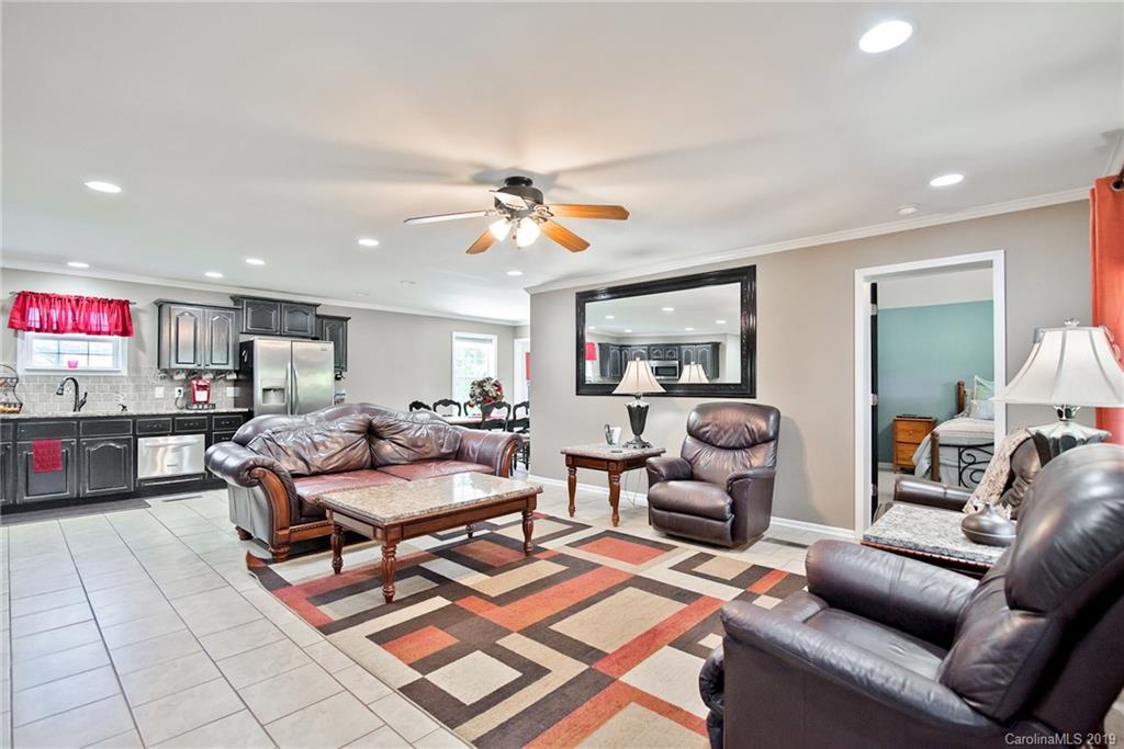 10528 Kerns Road Huntersville, NC 28078 - Photo 10 of 38 Gallery Image 10
