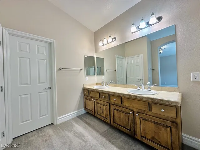 $2,095 | 285 Caddy Bag Court, Las Vegas, NV 89148