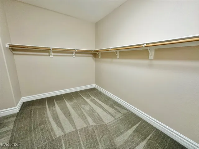 $2,095 | 285 Caddy Bag Court, Las Vegas, NV 89148