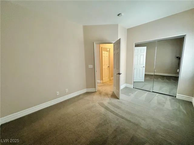 $2,095 | 285 Caddy Bag Court, Las Vegas, NV 89148