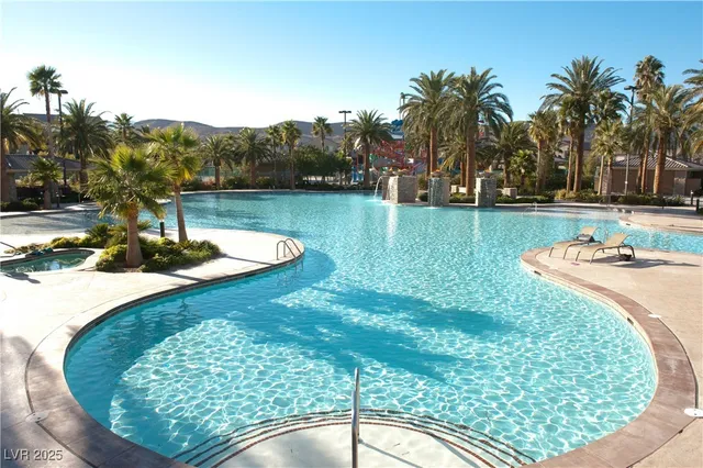 $2,095 | 285 Caddy Bag Court, Las Vegas, NV 89148