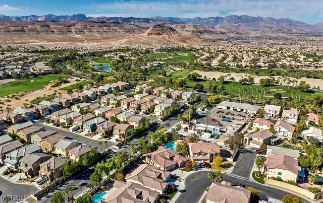 $2,095 | 285 Caddy Bag Court, Las Vegas, NV 89148