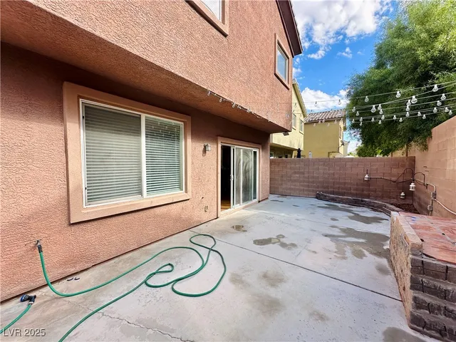 $2,095 | 285 Caddy Bag Court, Las Vegas, NV 89148