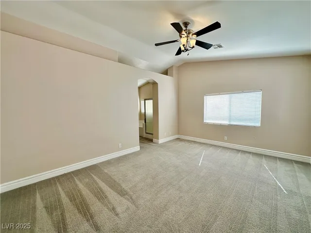 $2,095 | 285 Caddy Bag Court, Las Vegas, NV 89148
