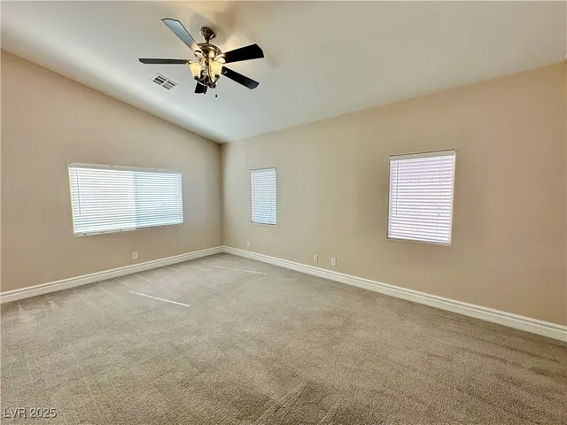 $2,095 | 285 Caddy Bag Court, Las Vegas, NV 89148