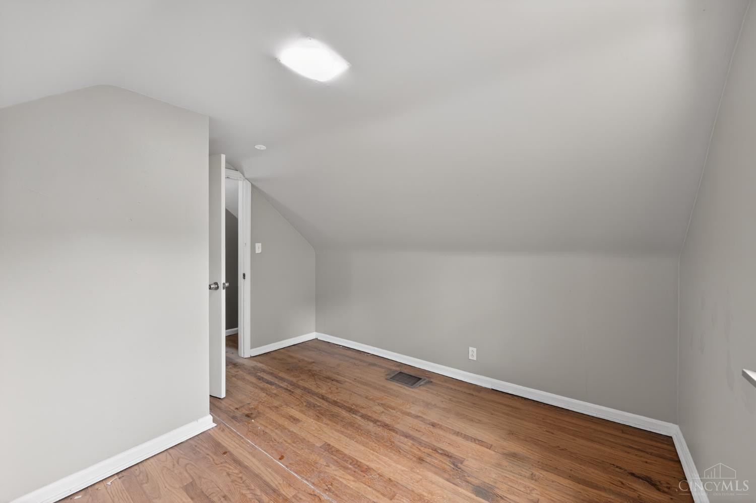 1398 Adams Road Cincinnati, OH 45231 - Photo 21 of 30