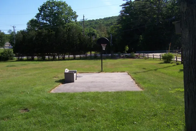 $900 | 55 Paradise Lane, Unit 7, Bristol, NH 03222