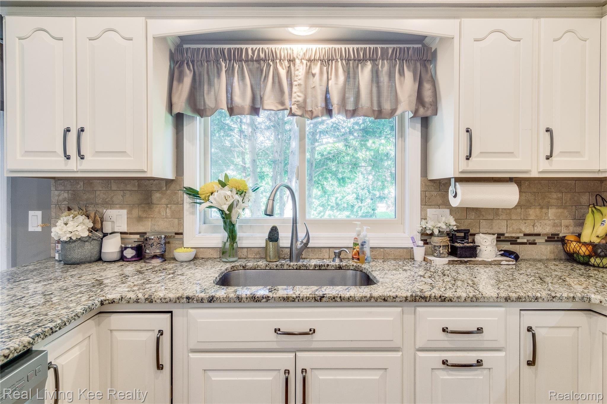 2786 Broadmoor Drive Rochester, MI 48309 - Photo 11 of 70 Interiors (19 of 45).jpg