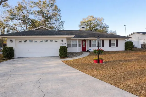 a front view of house with yard