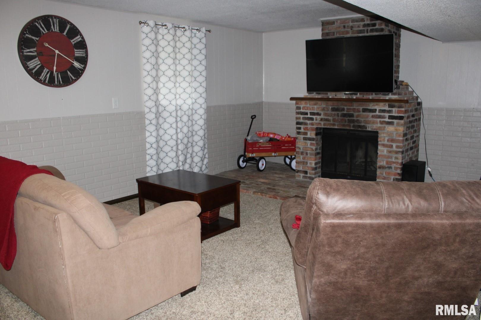 101 Prairie Hill Road Blue Grass, IA 52726 - Photo 11 of 15 Gallery Image 11