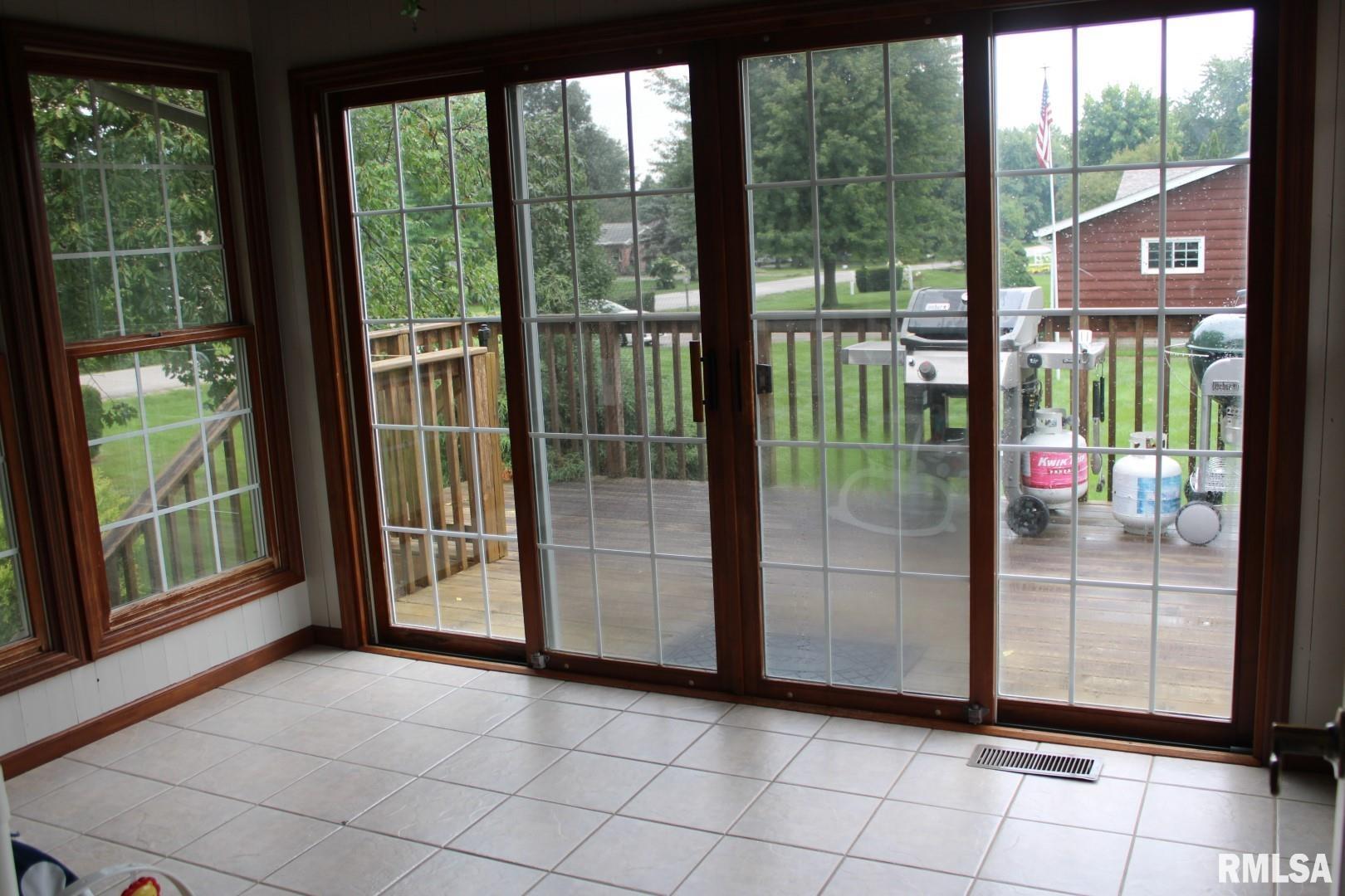 101 Prairie Hill Road Blue Grass, IA 52726 - Photo 7 of 15 Gallery Image 7