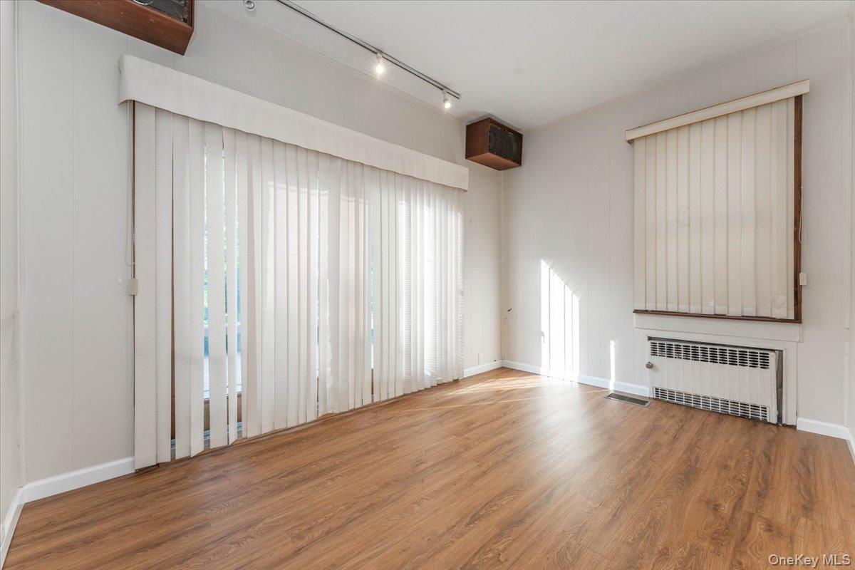 942 Greenfield Road Woodmere, NY 11598 - Photo 11 of 23