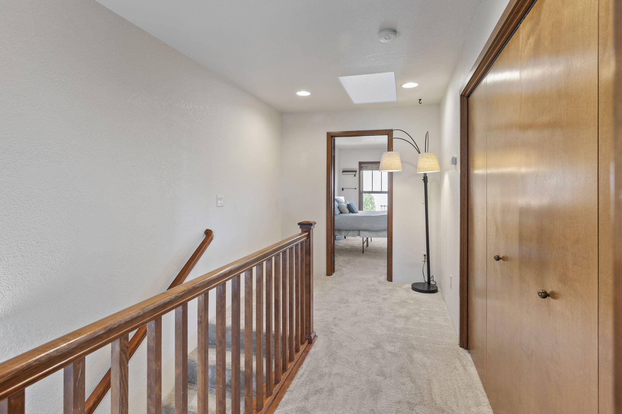 3126 Alameda Street, Unit 319 Medford, OR 97504 - Photo 16 of 48 Upstairs Hallway