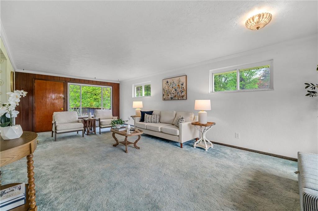 2052 Hulton Road Verona, PA 15147 - Photo 22 of 47