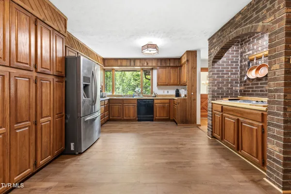$1,300,000 | 7366 Circle Point Drive, Talbott, TN 37877