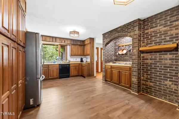 $1,300,000 | 7366 Circle Point Drive, Talbott, TN 37877