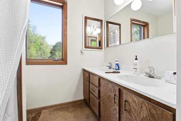 $1,300,000 | 7366 Circle Point Drive, Talbott, TN 37877
