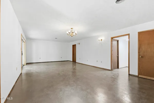 $1,300,000 | 7366 Circle Point Drive, Talbott, TN 37877