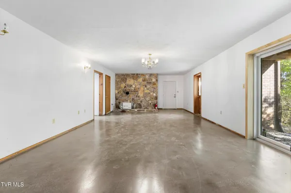 $1,300,000 | 7366 Circle Point Drive, Talbott, TN 37877