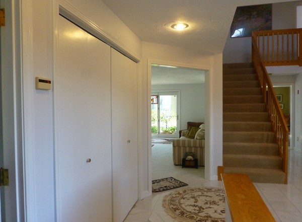 8 Garvey Road Framingham, MA 01701 - Photo 4 of 30