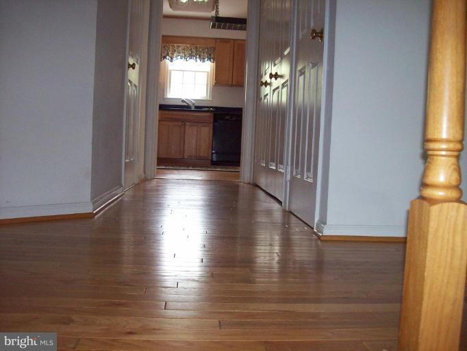 3851 Inverness Road Fairfax, VA 22033 - Photo 19 of 23 Hallway