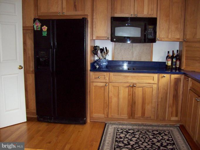 3851 Inverness Road Fairfax, VA 22033 - Photo 3 of 23 Apartment Kitchen