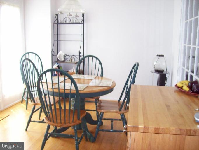 3851 Inverness Road Fairfax, VA 22033 - Photo 5 of 23 Breakfast Area