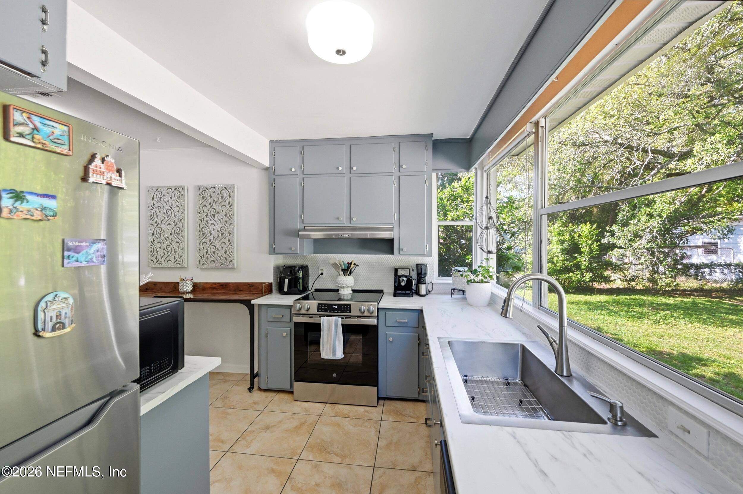 1732 Planters Road Jacksonville, FL 32207 - Photo 12 of 30 Kitchen
