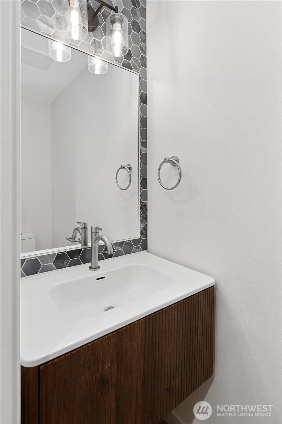 2349 Northeast 127th Street Seattle, WA 98125 - Photo 11 of 25