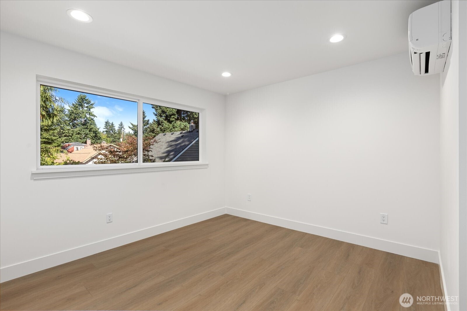 2349 Northeast 127th Street Seattle, WA 98125 - Photo 12 of 25