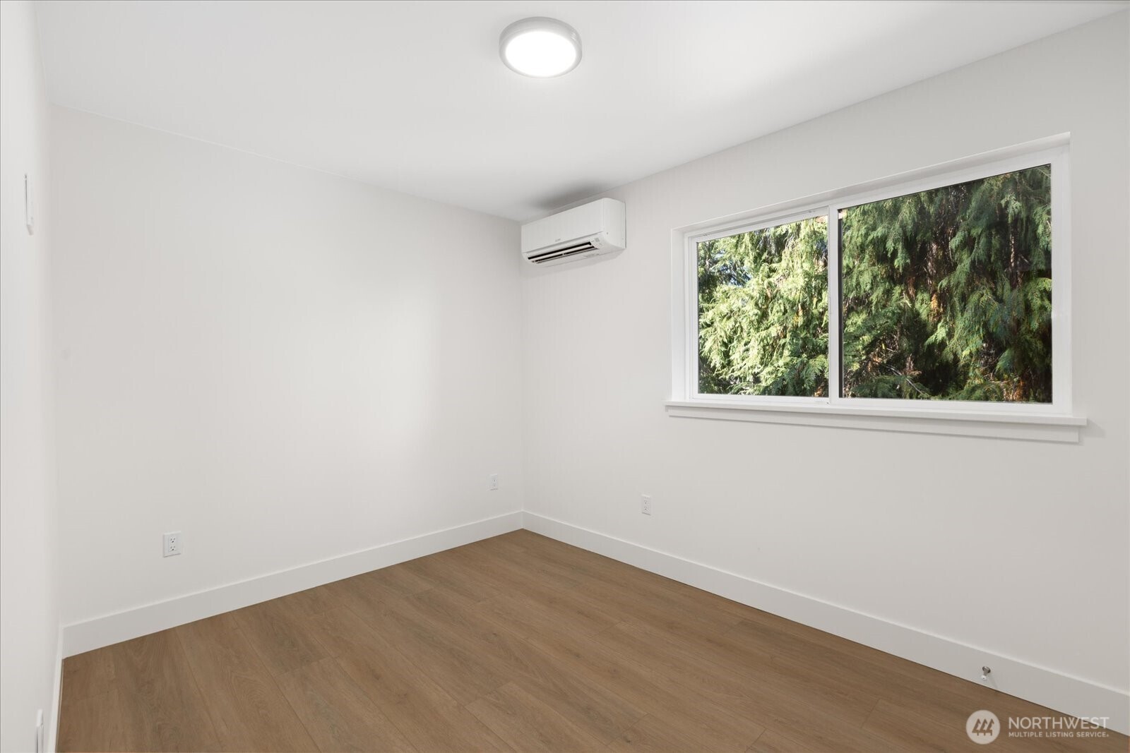 2349 Northeast 127th Street Seattle, WA 98125 - Photo 20 of 25