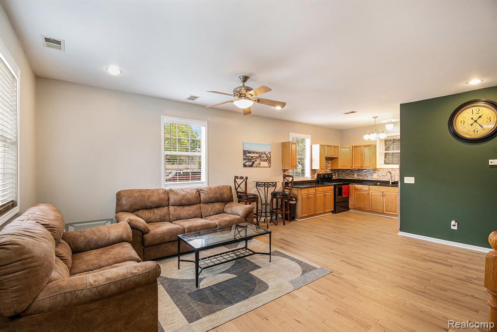 6532 Bennett Lake Road Fenton, MI 48430 - Photo 4 of 20