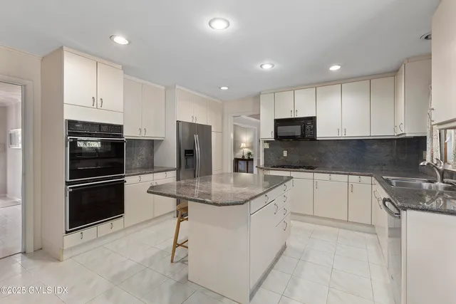 $1,795,000 | 46 Stonehedge Drive South, Unit SOUTH, Greenwich, CT 06831