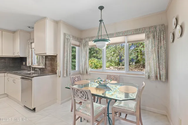 $1,795,000 | 46 Stonehedge Drive South, Unit SOUTH, Greenwich, CT 06831