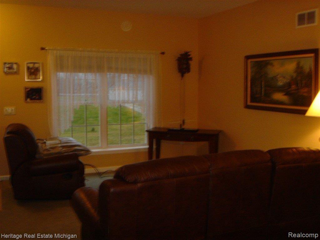 10678 West Sargent Road Fowlerville, MI 48836 - Photo 2 of 7 Living Room