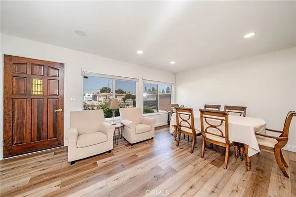 $919,900 | 11902 206th Street, Lakewood, CA 90715
