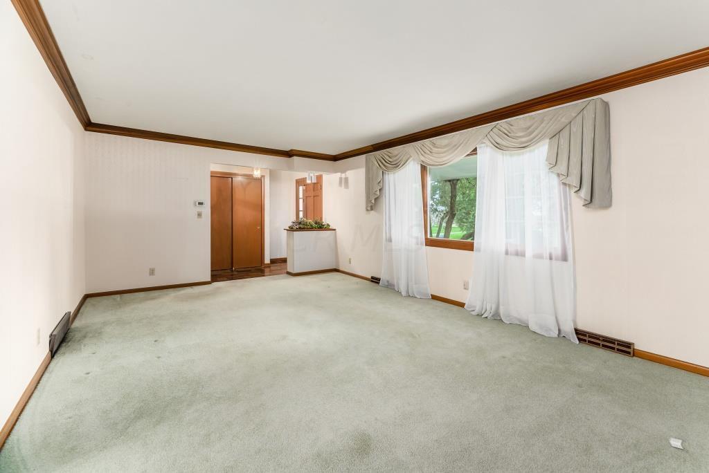 1766 Kenwick Road Columbus, OH 43209 - Photo 15 of 29 Living room