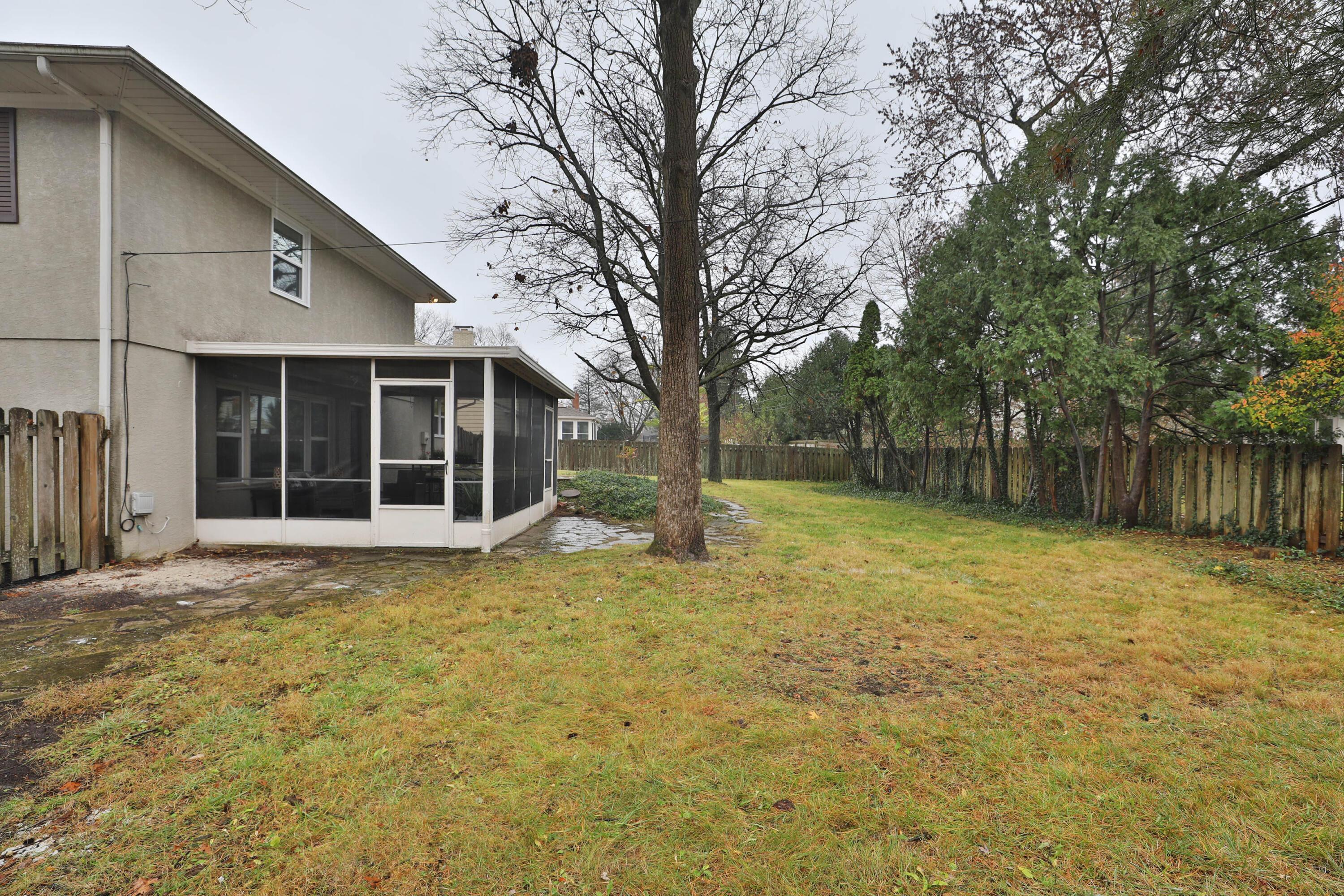 2217 Haverford Road Columbus, OH 43220 - Photo 50 of 50 2217-Haverford-49