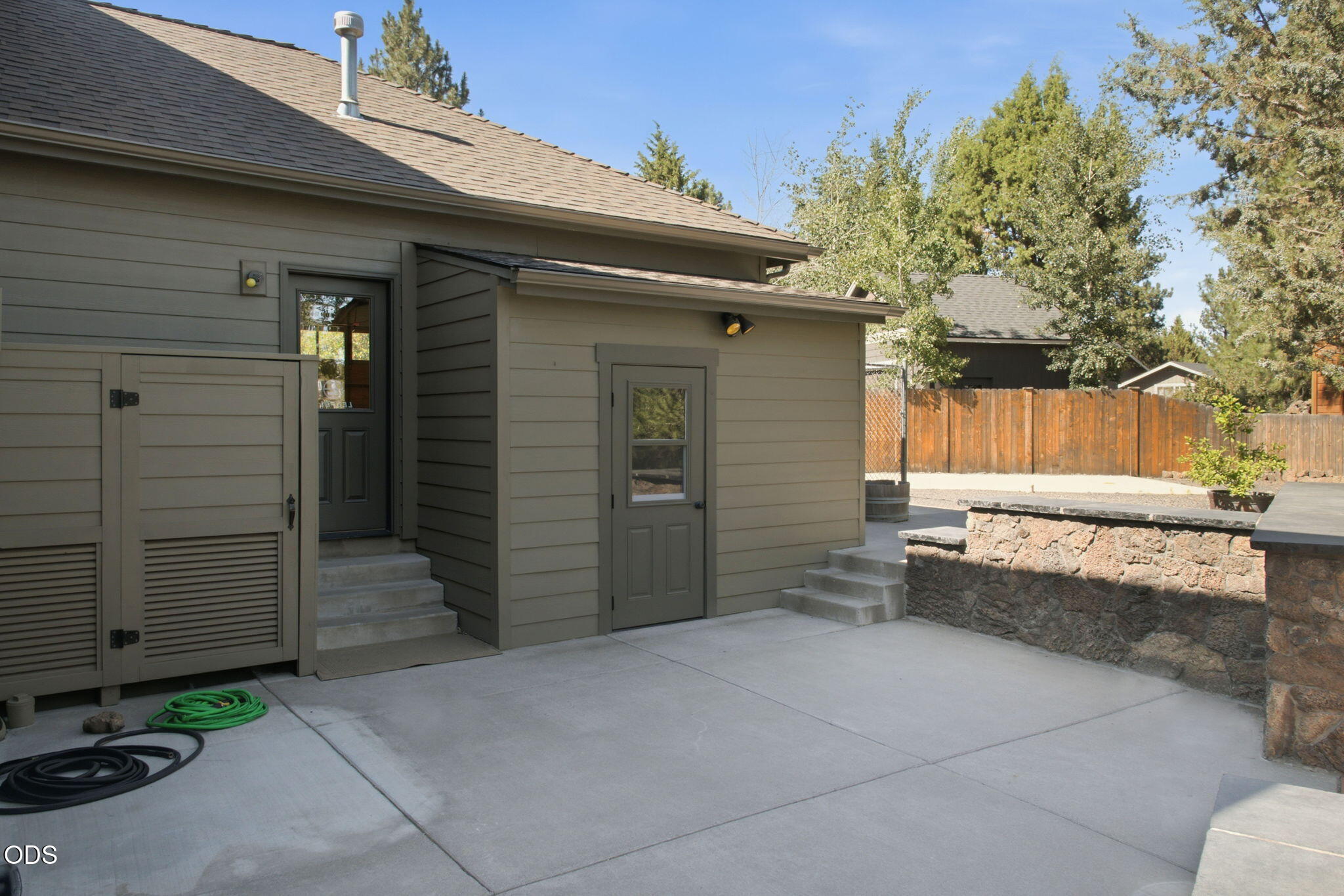 20483 Southeast Blue Ridge Lane Bend, OR 97702 - Photo 35 of 44